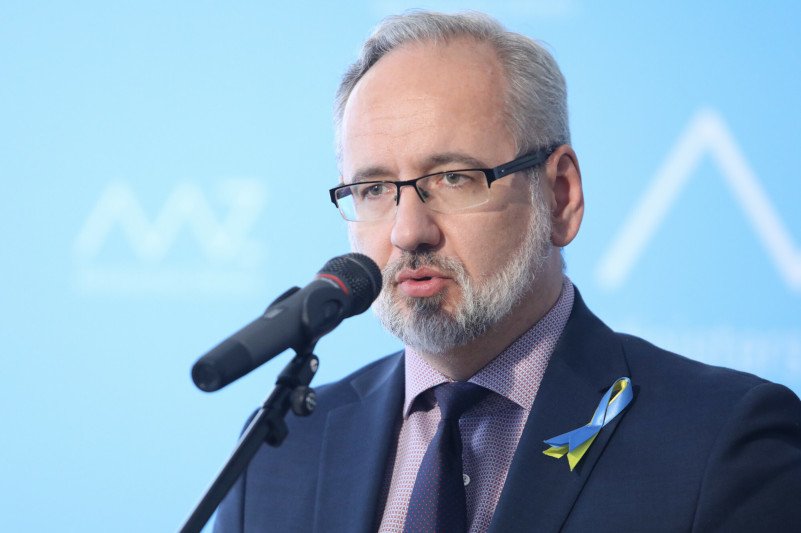 Minister Niedzielski: Cały czas epidemia jest z nami, przypadki występują