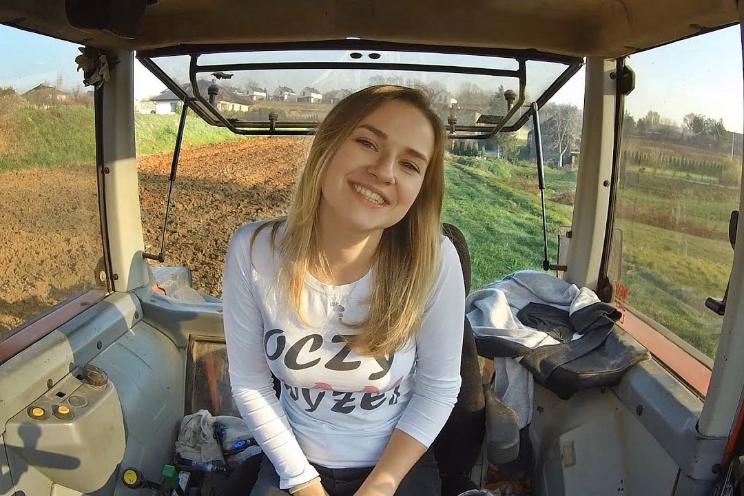 Agata i jej chłopak Marcin prowadzą kanał rolniczy. Takich osób jest o wiele więcej, a zainteresowanie tematyką - ogromne