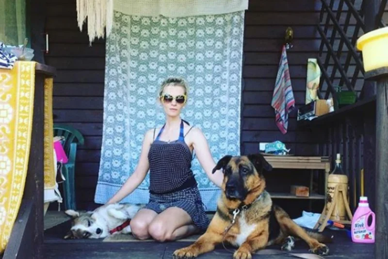 Agata Buzek nie pojechała na festiwal filmowy do Wenecji, bo musiała zając się chorym psem