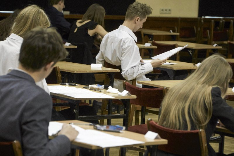 To czy uda się przeprowadzić egzaminy bez zakłóceń, nie jest jedynym problemem MEN.