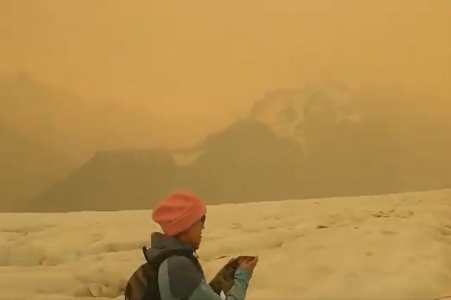 Dym z ogromnych pożarów trawiących Australię dotarł już nad Nową Zelandię.