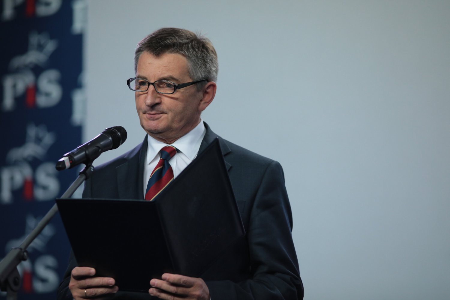 Marek Kuchciński ogłasza rezygnację ze stanowiska marszałka.