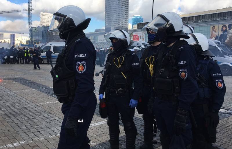 Warszawa: protest przedsiębiorców, policja użyła gazu.