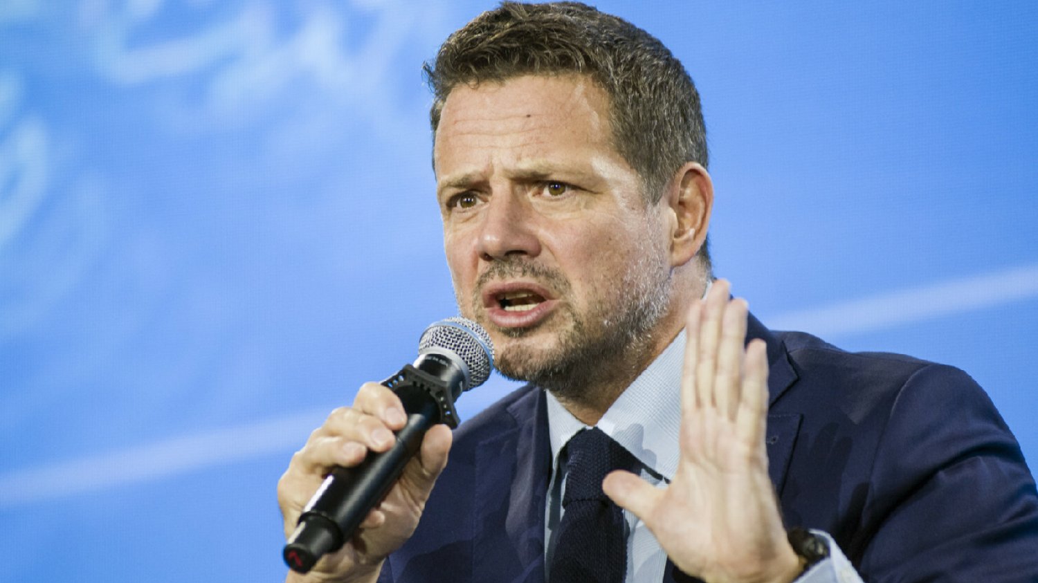 Trzaskowski do Sasina i Morawieckiego: Do roboty!