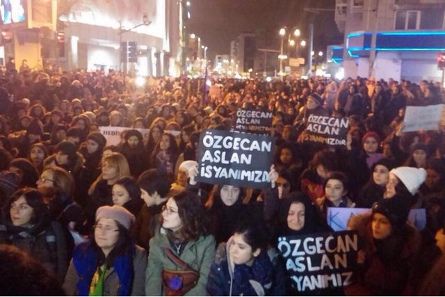 Protesty w Turcji po morderstwie Ozgecan Aslan