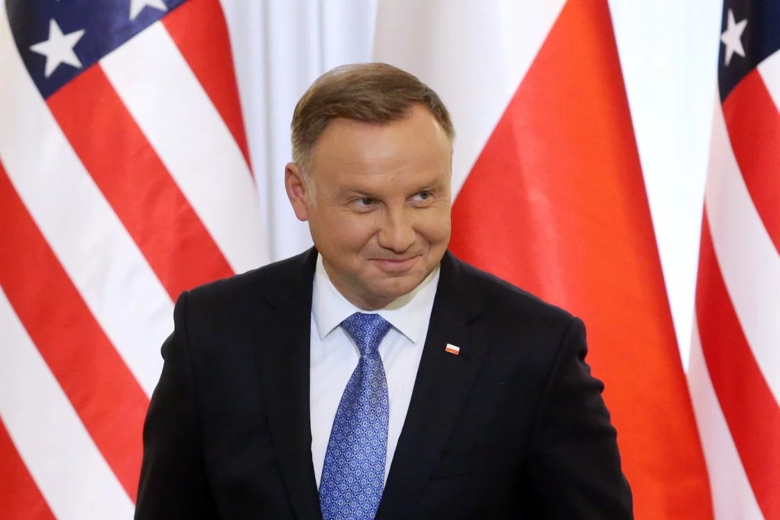 Joe Biden w najbliższym czasie zamierza porozmawiać z Andrzejem Dudą na temat zwiększenia obecności wojsk USA w Polsce.
