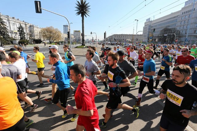 PZU Półmaraton Warszawski, który w marcu przebiegł ulicami Warszawy.