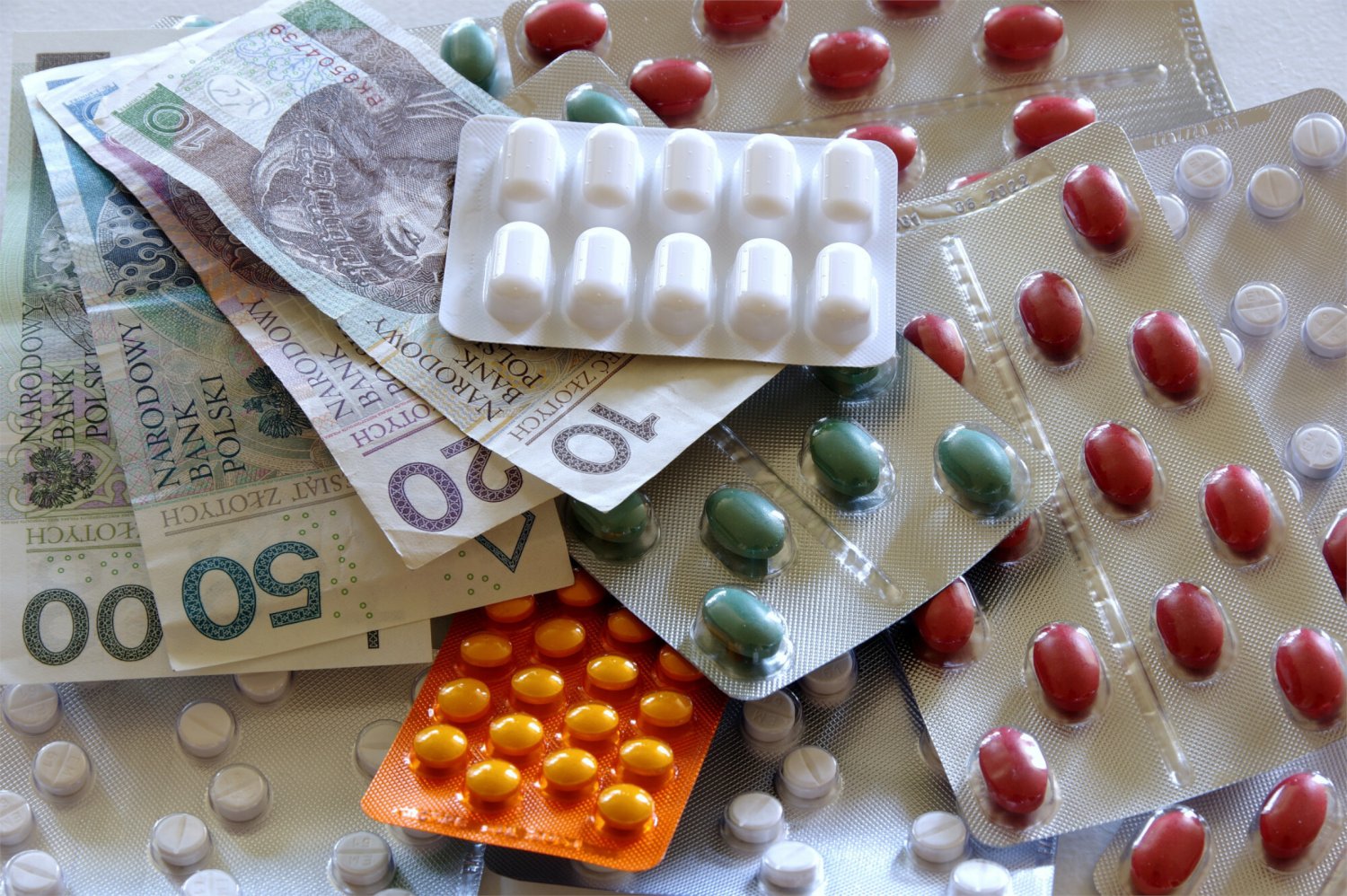 Niższa dopłata pacjenta za "polskie leki" miała wspierać krajową produkcję.