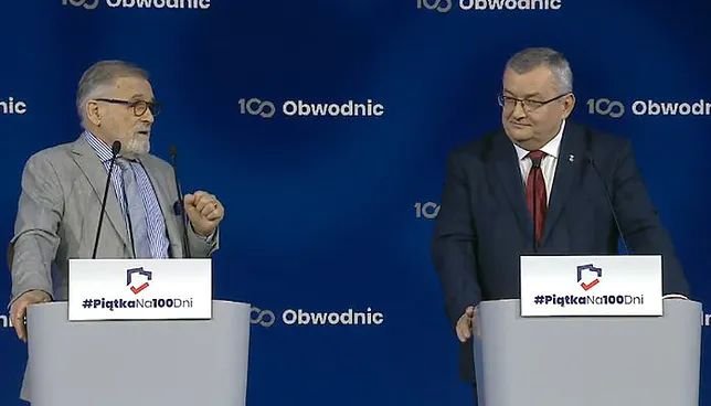 Włodzimierz Zientarski u boku ministra z PiS