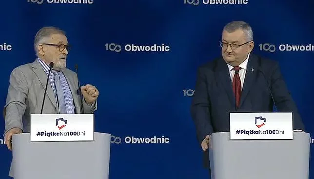 Włodzimierz Zientarski u boku ministra z PiS