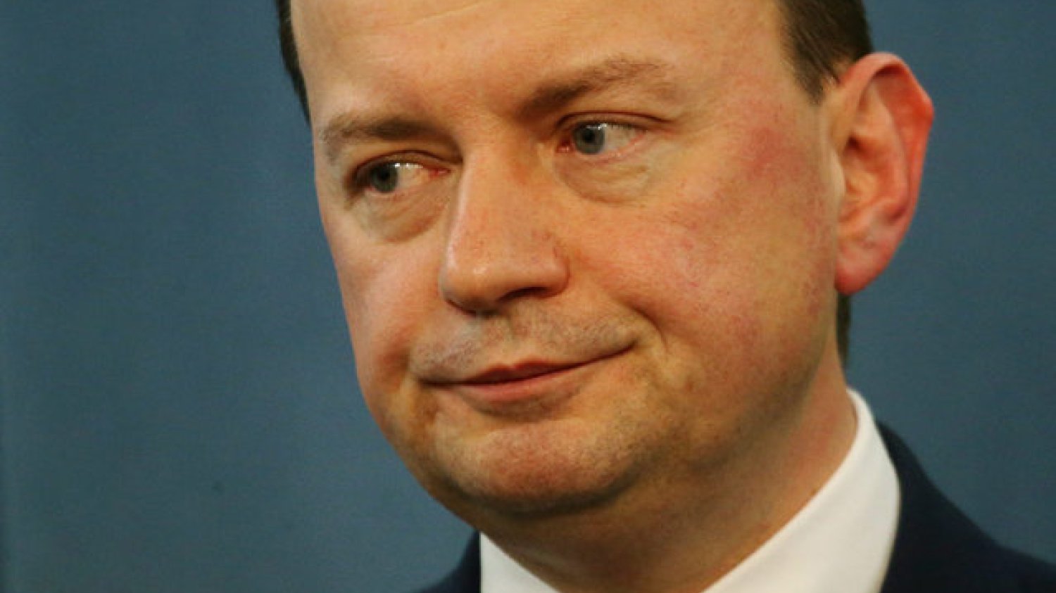 Szef MSWiA Mariusz Błaszczak nadal próbuje straszyć Polaków uchodźcami.