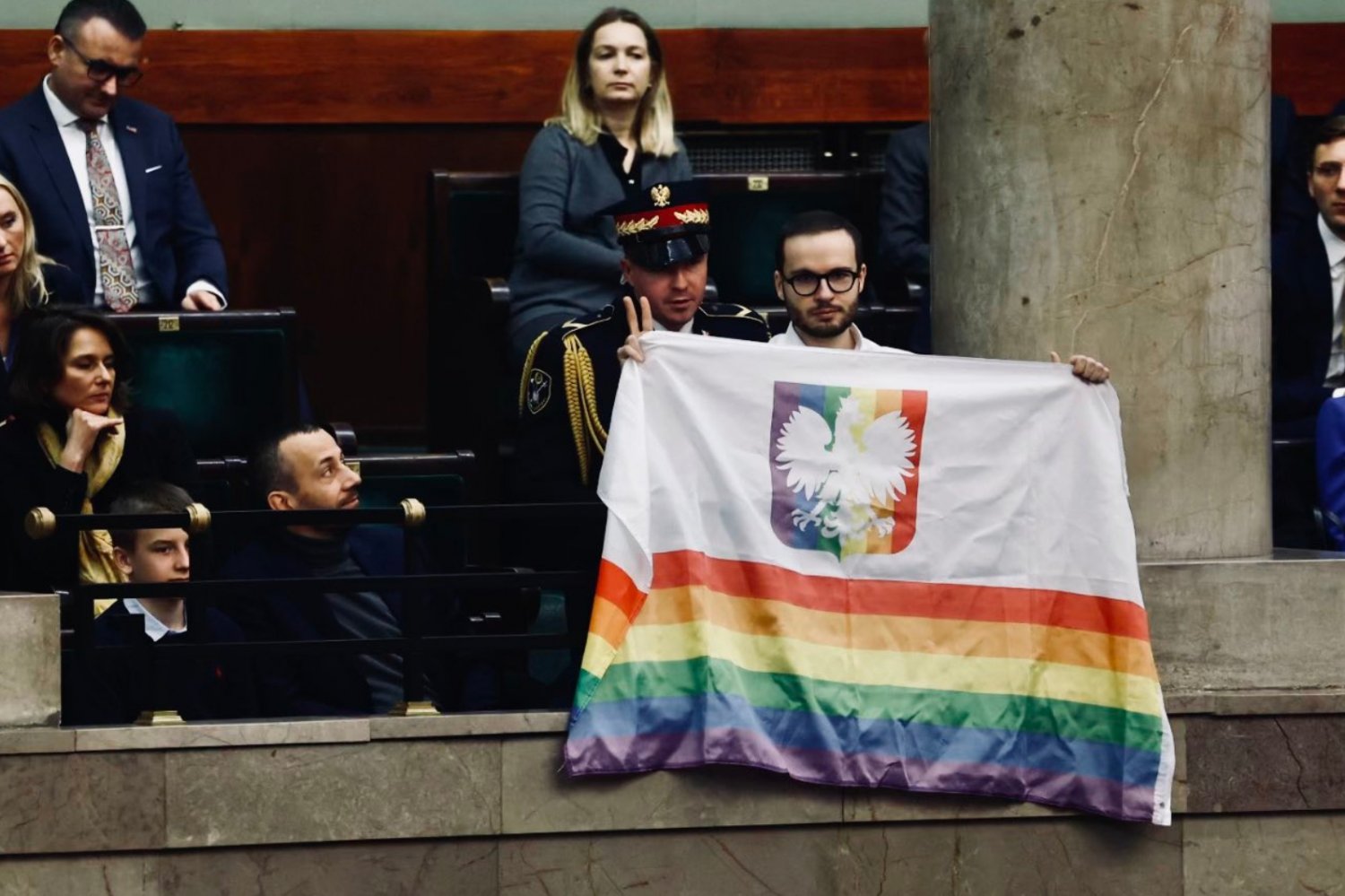 Kolejny incydent podczas exposé Tuska. Interwencja Straży Marszałkowskiej.