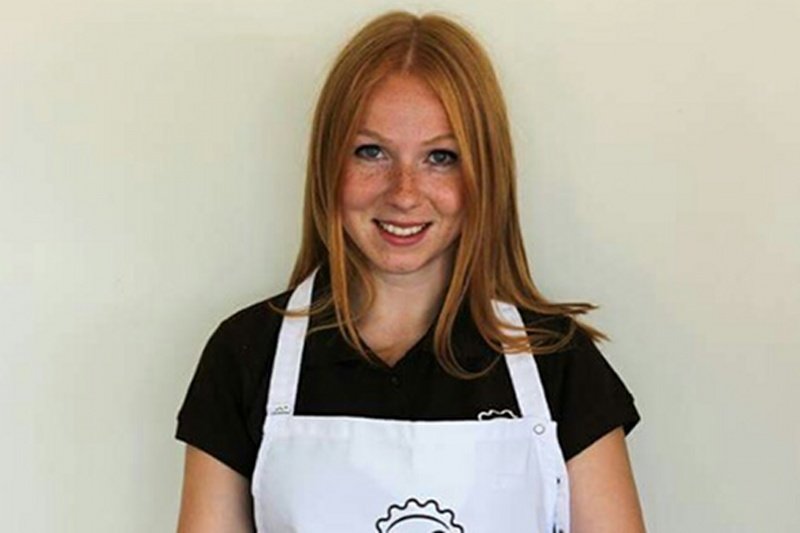 Katarzyna Kotlenga zaniechała karierę w biurze i zaryzykowała. Teraz jest jednocześnie kucharzem, sprzątaczką, mechanikiem. Ma też czasem łzy w oczach, ale częściej na jej twarzy gości uśmiech, bo jest zadowolona ze swojej decyzji.