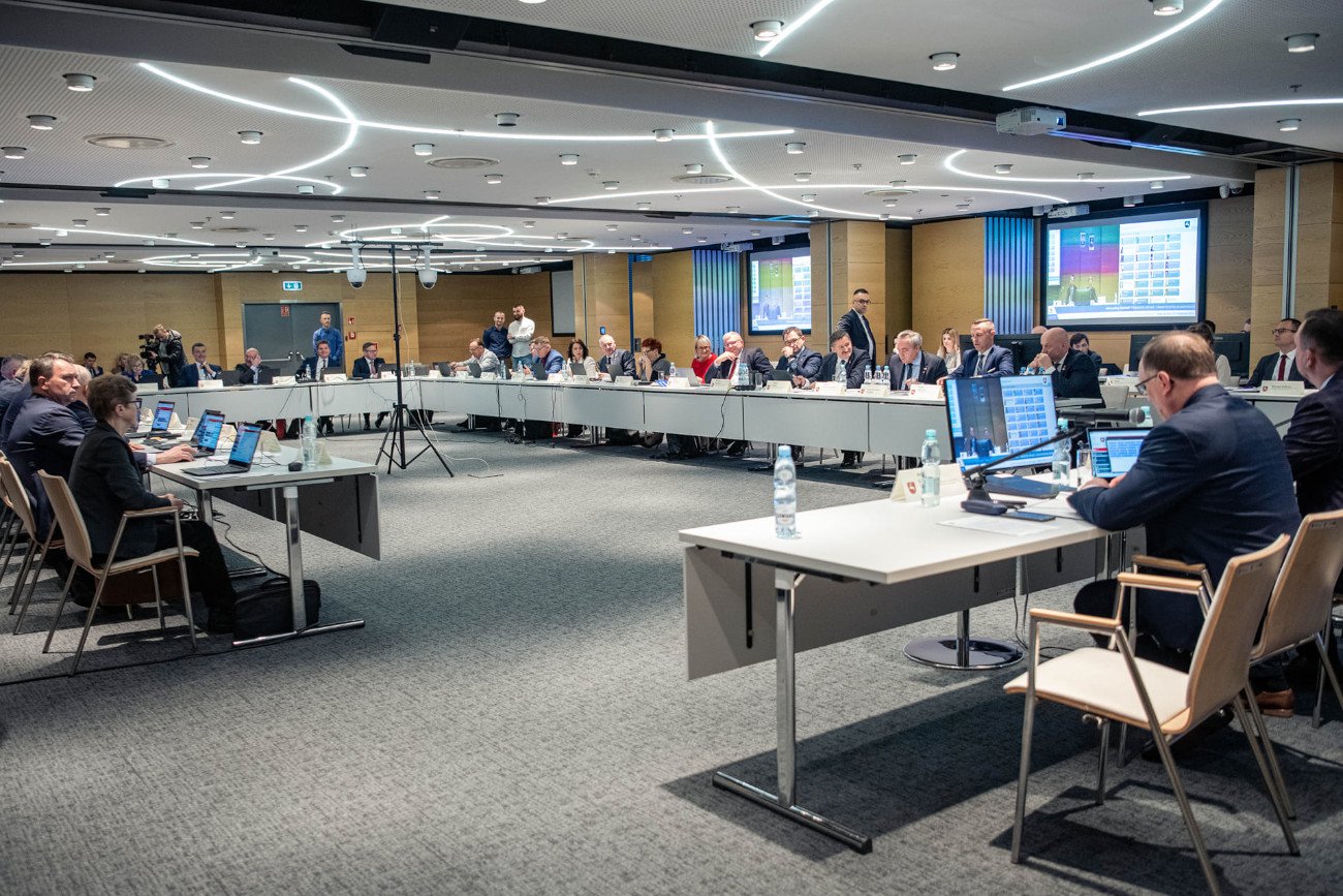 Radni PiS z lubelskiego sejmiku wycofali z porządku obrad apel do rządu ws. KPO