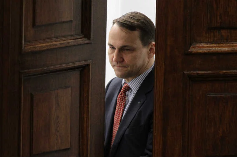 Radosław Sikorski miał realne osiągnięcia, a pozostawił po sobie tylko niesmak.