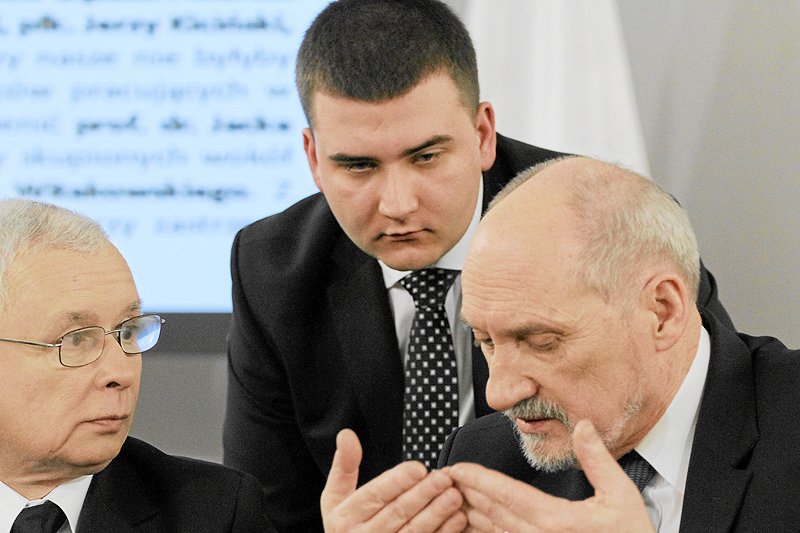 Bartłomiej Misiewicz zawiesił publiczną aktywność tylko na krótko. W czwartek postanowił o sobie przypomnieć.