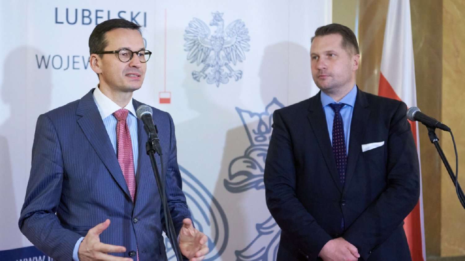 Czarnek, Sójka, Morawiecki prezentują "konkrety". "Robią z ludzi idiotów".