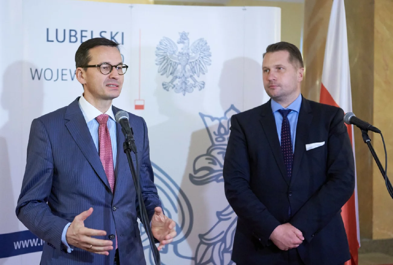 Czarnek, Sójka, Morawiecki prezentują "konkrety". "Robią z ludzi idiotów".