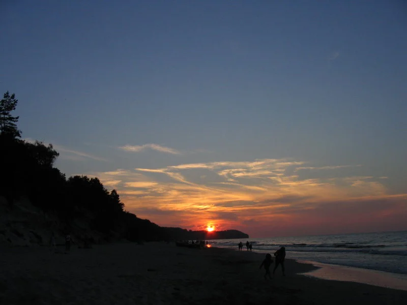 Zachód słońca nad Przylądkiem Rozewie, widok z plaży w Chłapowie, Polska, 2005 r.