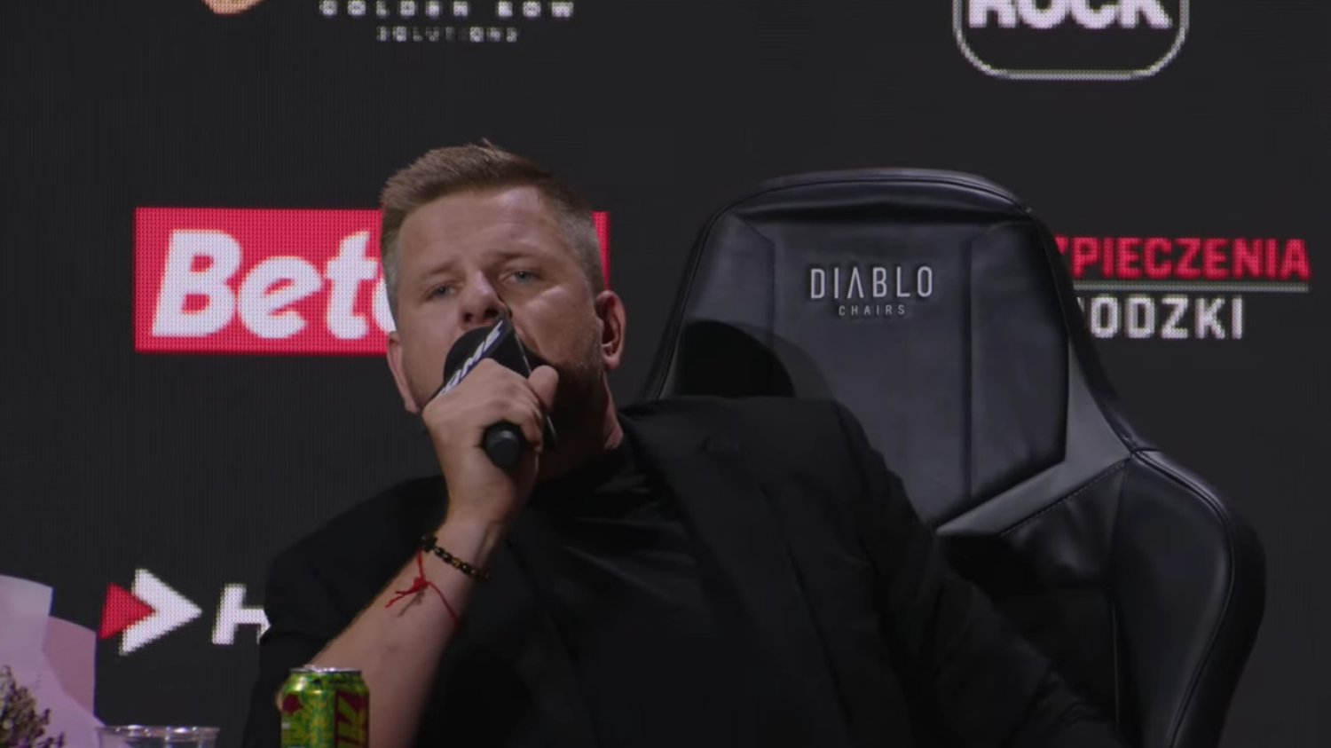 Filip Chajzer zawalczy w Fame MMA.