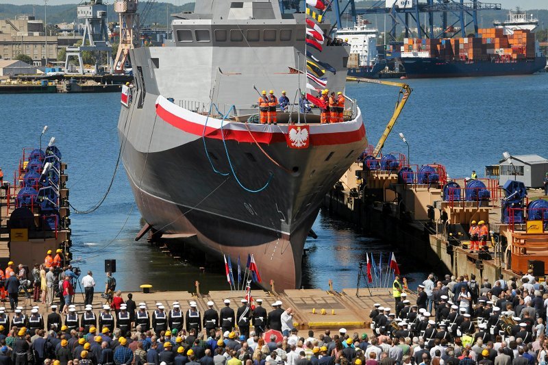 Nad ORP "Ślązak" ciąży fatum? Według niektórych opinii, to najdłużej budowany i najdroższy na świecie patrolowiec. A teraz pogłoski, że miałby zmienić nazwę.