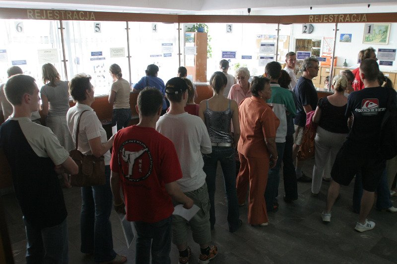 Lekarze medycyny pracy przeżywają oblężenie absolwentów szkół podstawowych i gimnazjów.