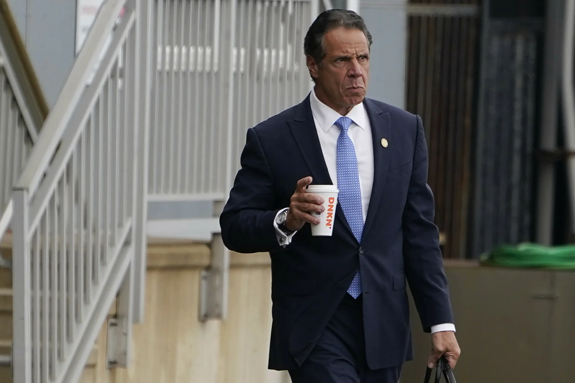 Andrew Cuomo jest oskarżany o molestowanie seksualne.