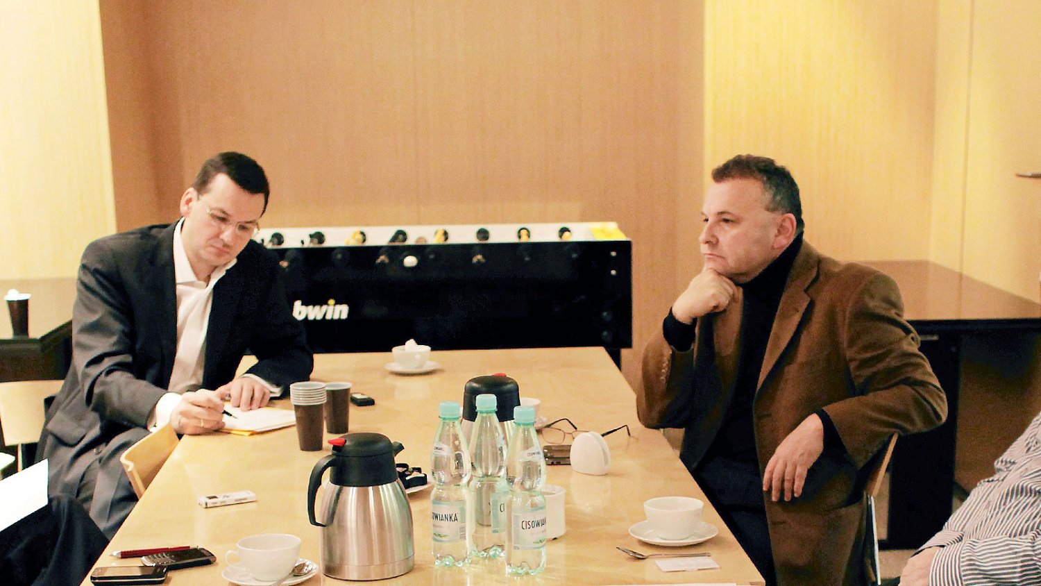 W 2010 roku prof. Witold Orłowski i ówczesny prezes BZ WBK Mateusz Morawiecki weszli w skład Rady Gospodarczej przy rządzie Donalda Tuska.