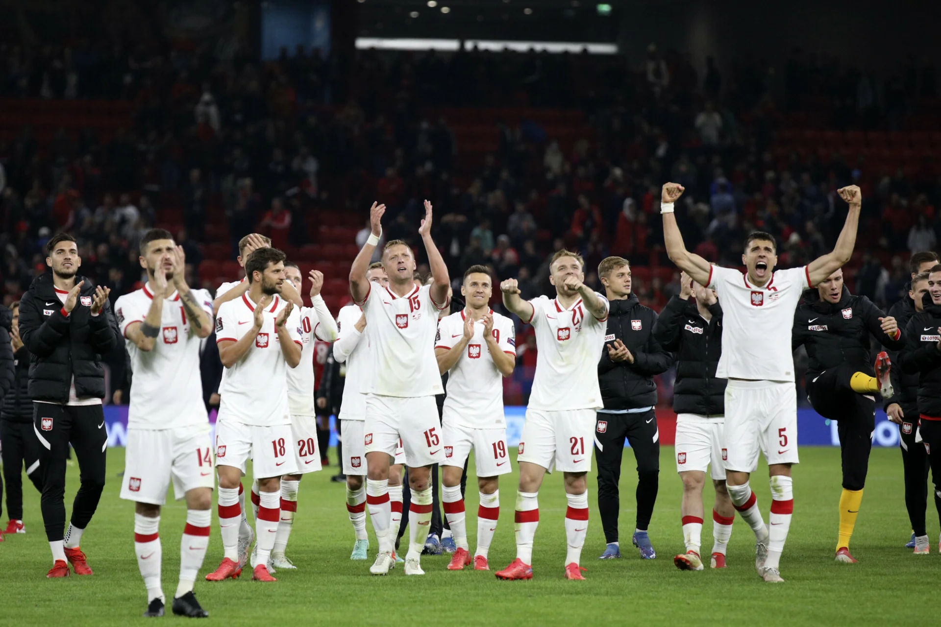 Polacy wygrali w Tiranie i wciąż liczą się w walce o pierwsze miejsce w grupie