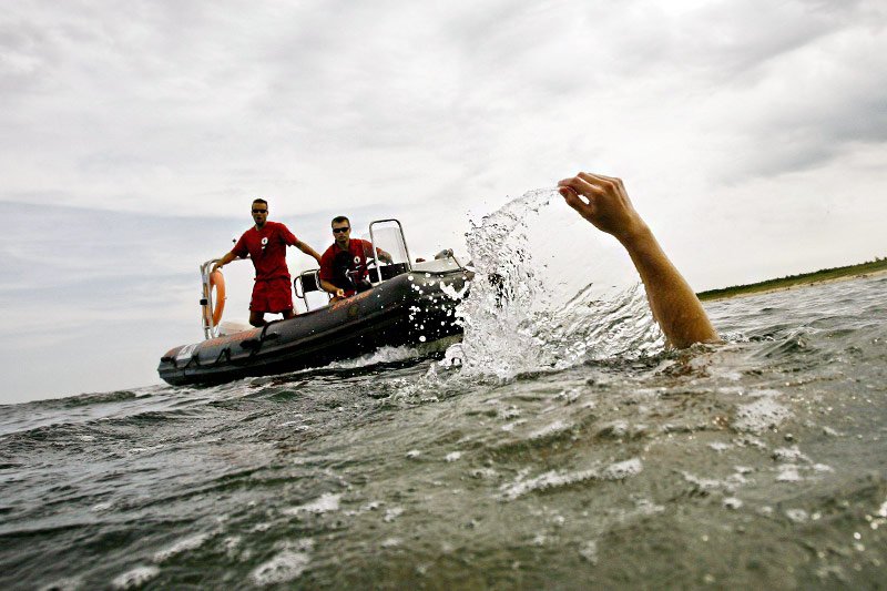 Początek wakacji to wzrost liczby utonięć. W tym roku w wodzie zginęły już 153 osoby.