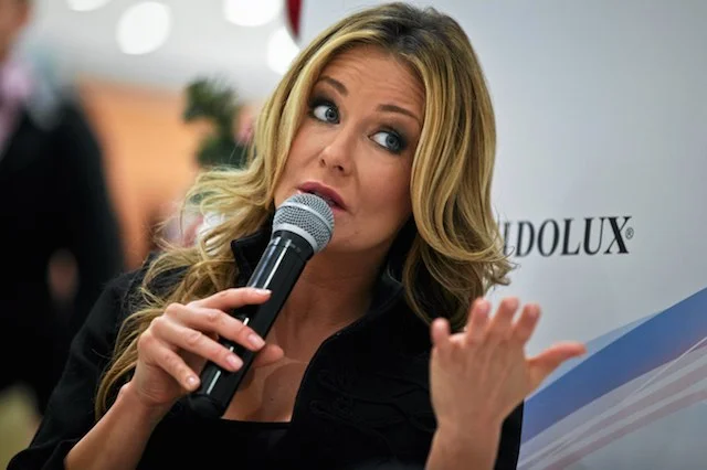 Małgorzata Rozenek reklamowała już środek do prania oraz płyn do mycia. Teraz ma reklamować papier toaletowy. Specjaliści nie wiedzą w tym nic złego.