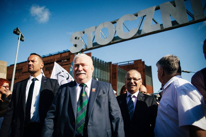 Były prezydent Lech Wałęsa grozi prezydentowi Andrzejowi Dudzie sądem.