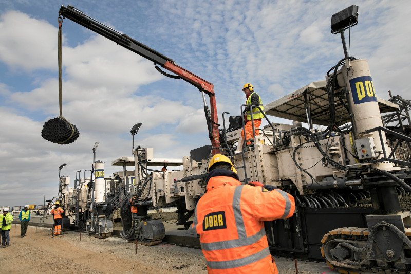 Drogowcy z A2 w Poznaniu skarżą się, że w ich stronę lecą nawet butelki z moczem.