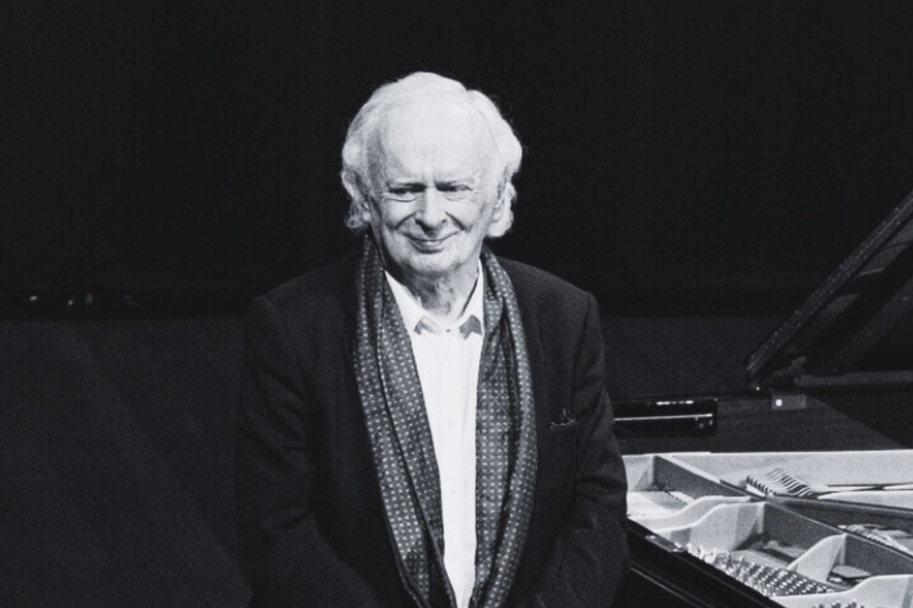 Pianista Janusz Olejniczak zmarł w wieku 72 lat Pianista Janusz Olejniczak zmarł w wieku 72 lat