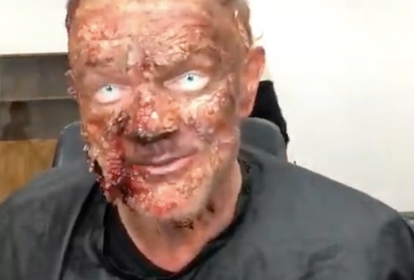 Cezary Pazura zamieścił na Instagramie krótki filmik, na którym widać mroczną charakteryzację