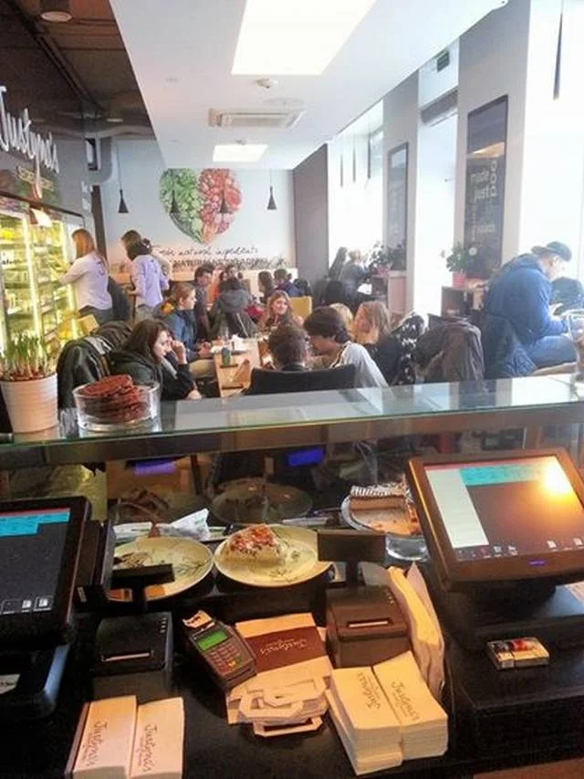 Justyna's - jedna z pierwszych klubokawiarni na Marszałkowskiej po 2102 roku, Warszawa