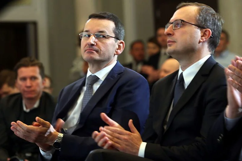 Słowa Pawła Borysa z PFR o oszczędnościach Polaków w bankach wywołały zamieszanie i niepokój. Ekonomista Janusz Jankowiak ocenił w rozmowie z naTemat, że słowa Pawła Borysa z Polskiego Funduszu Rozwoju o oszczędnościach Polaków w bankach są przykładem skrajnej nieodpowiedzialności.