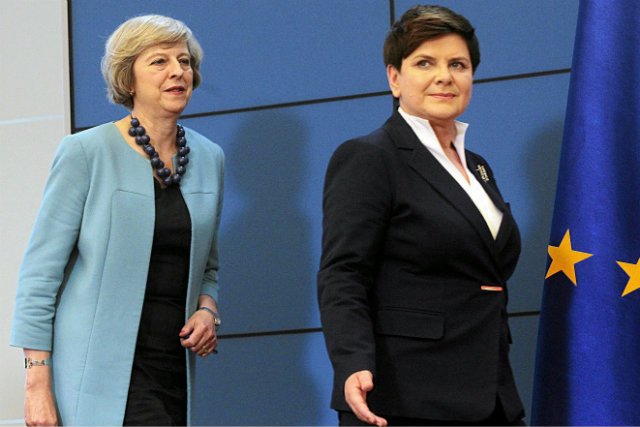 Theresa May i Beata Szydło. Brytyjska premier zwróciła się z apelem do Polaków.