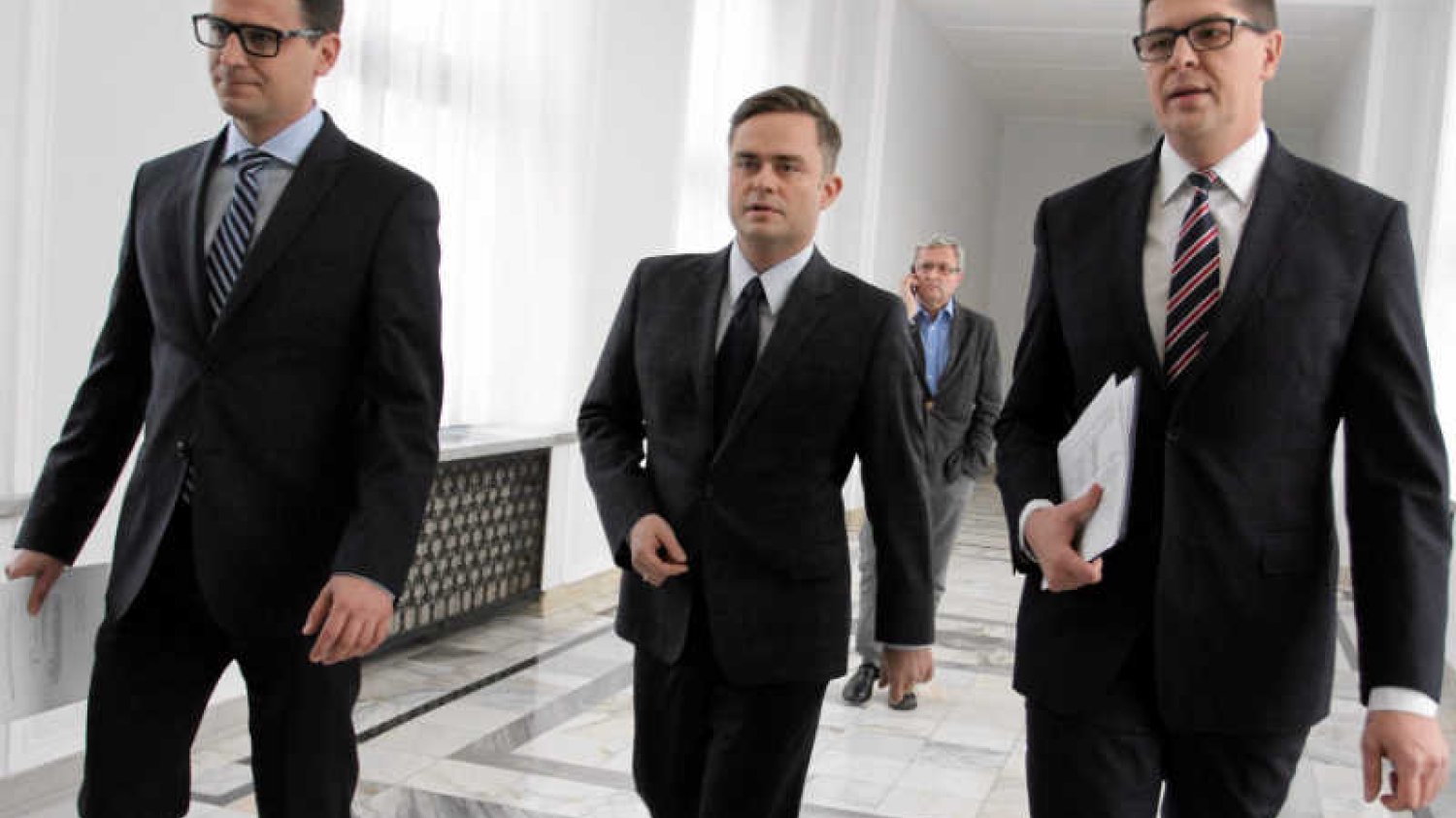 Tłumaczenia Hofmana, Kamińskiego i Rogackiego są dziurawe.