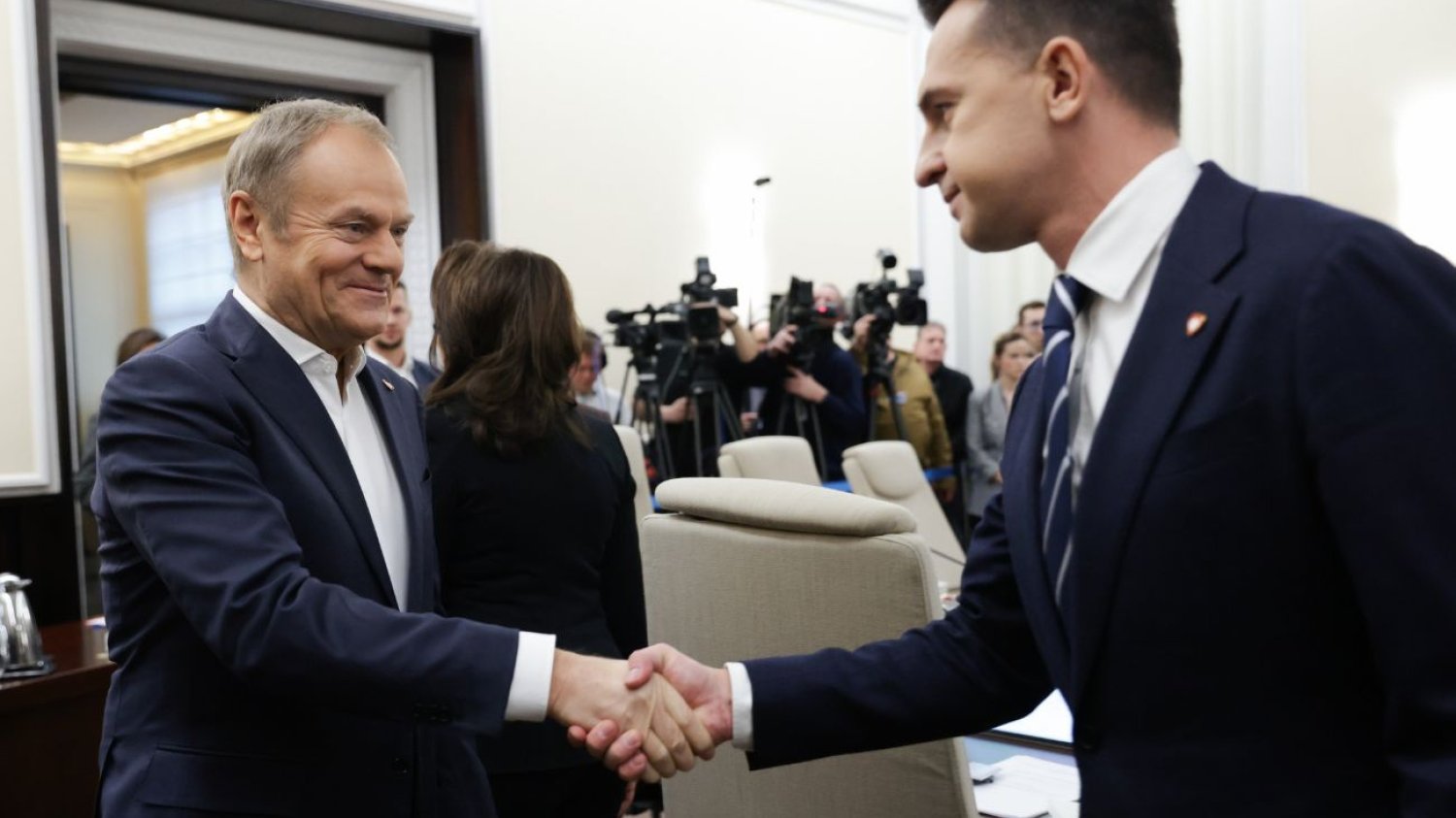 Media nieoficjalnie: jest nowy rzecznik rządu. To znany minister. Adam Szłapka rzecznikiem rządu. To minister do spraw Unii Europejskiej.