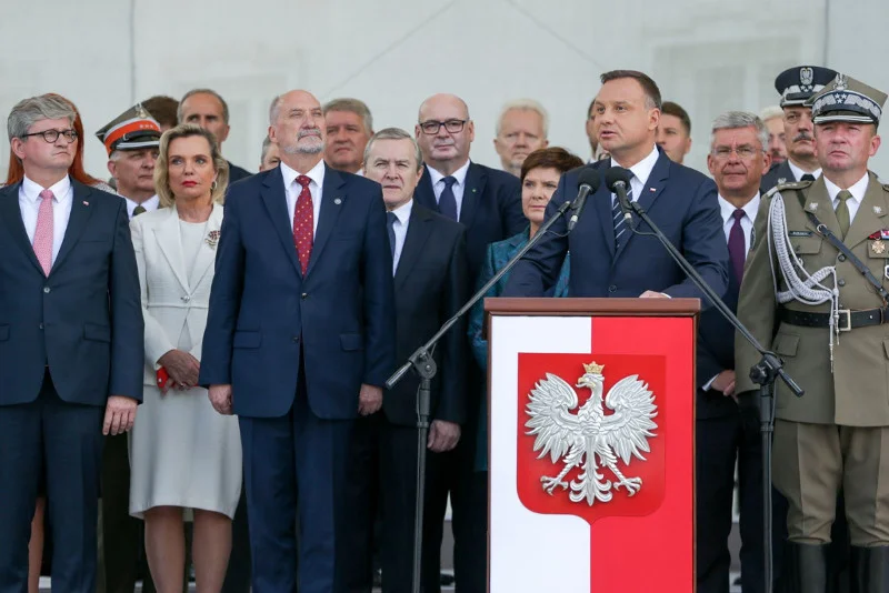 Prezydent nie szczędził dziś w swoim przemówieniu przytyków pod adresem Antoniego Macierewicza.