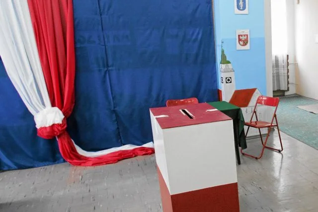 W dniu wyborów lepiej omijać lokale, gdzie odbywa się głosowanie.