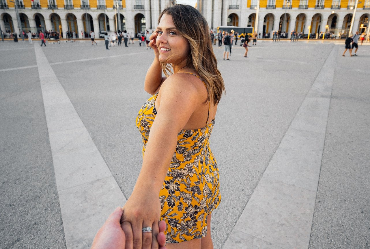 Jesteś moją #instagirl, jesteś moją #catwoman (zdjęcie ilustracyjne)