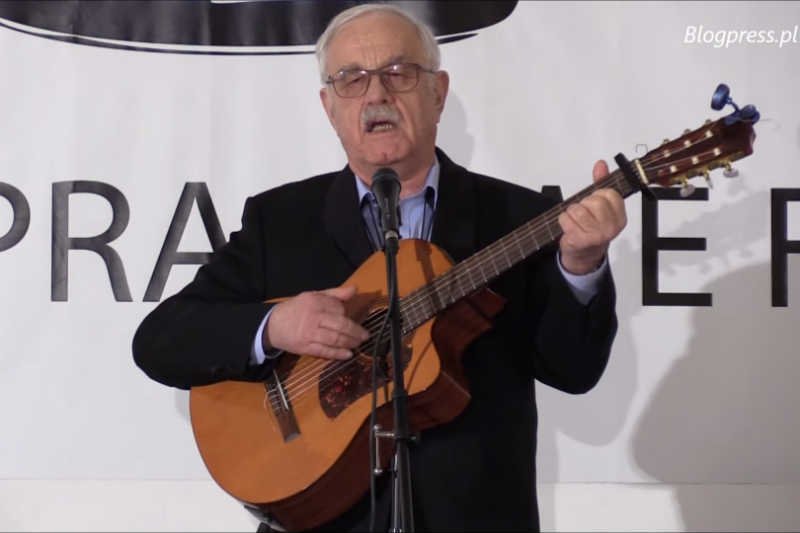 TVP Kultura wyemitowała koncert Jana Pietrzaka, w którym obraża on przeciwników politycznych PiS.