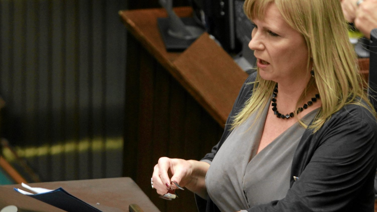 Słowa posłanki PiS Małgorzaty Gosiewskiej z pewnością uraziły wiele osób. Prokuratura nie widzi jednak w określeniu "bydło", "swołocz" i "zwyrodnialec" nic złego.