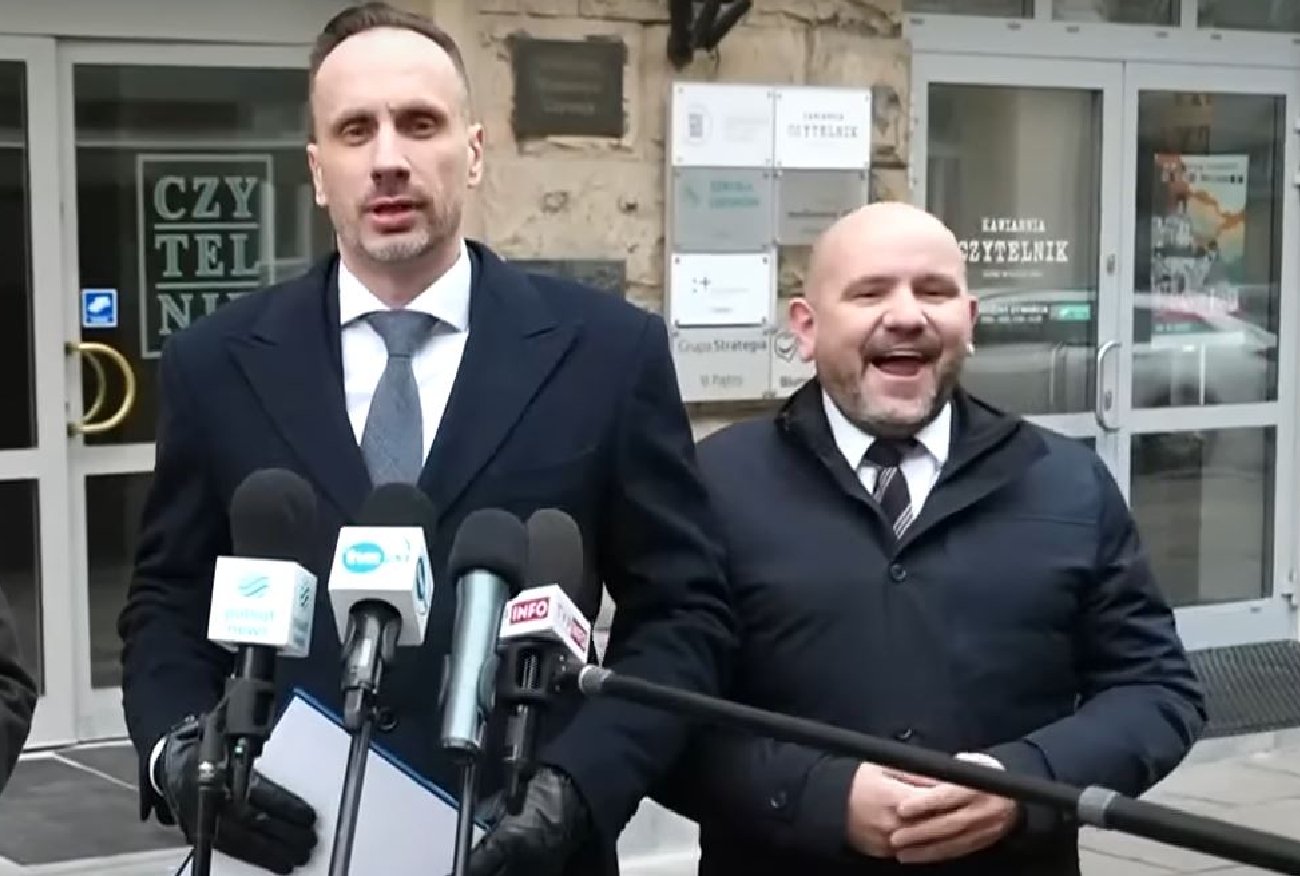 Wpadka na konferencji Janusza Kowalskiego. Poseł Gosek wybuchnął śmiechem.