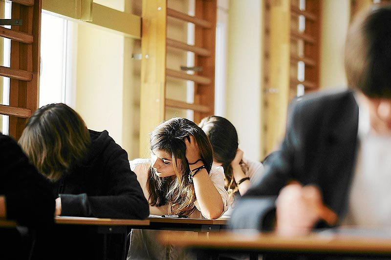 Połowa maturzystów nie zda matury 2013? Wielu licealistów polegnie na egzaminie maturalnym z matematyki.