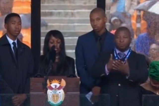 Mężczyzna, który przekładał przemówienie żałobników na język migowy, miał wymyślać własne znaki