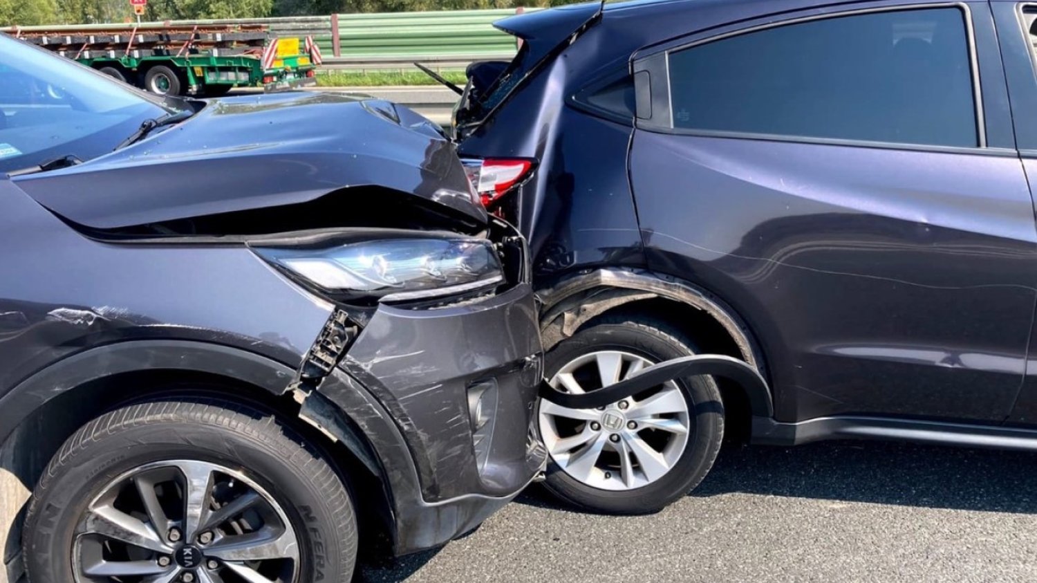Kierowca z Rumunii cofał się na A4 i doprowadził do wypadku