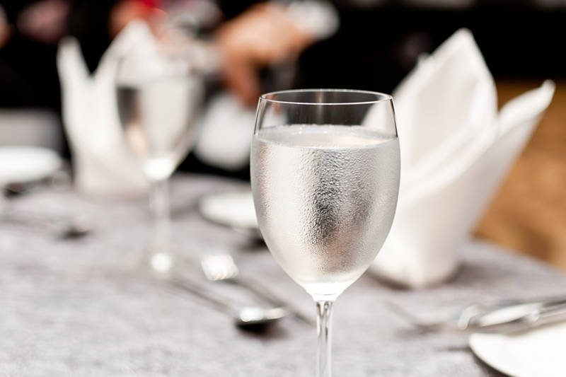 Restauratorzy, czas na bezpłatną wodę